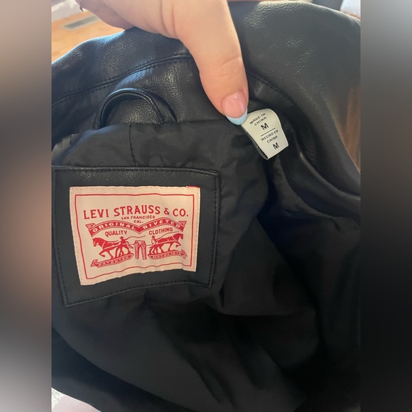 Levi’s Faux Leather Jacket NWOT - Picture 2 of 3